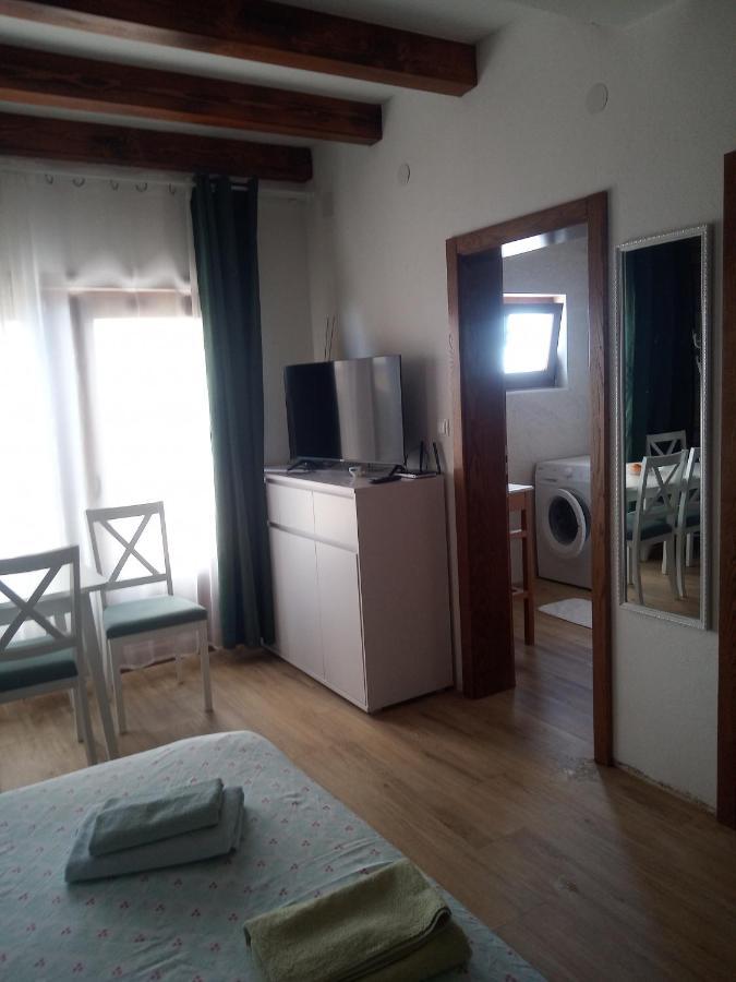 Studio Apartman Luka Starigrad Paklenica Eksteriør billede